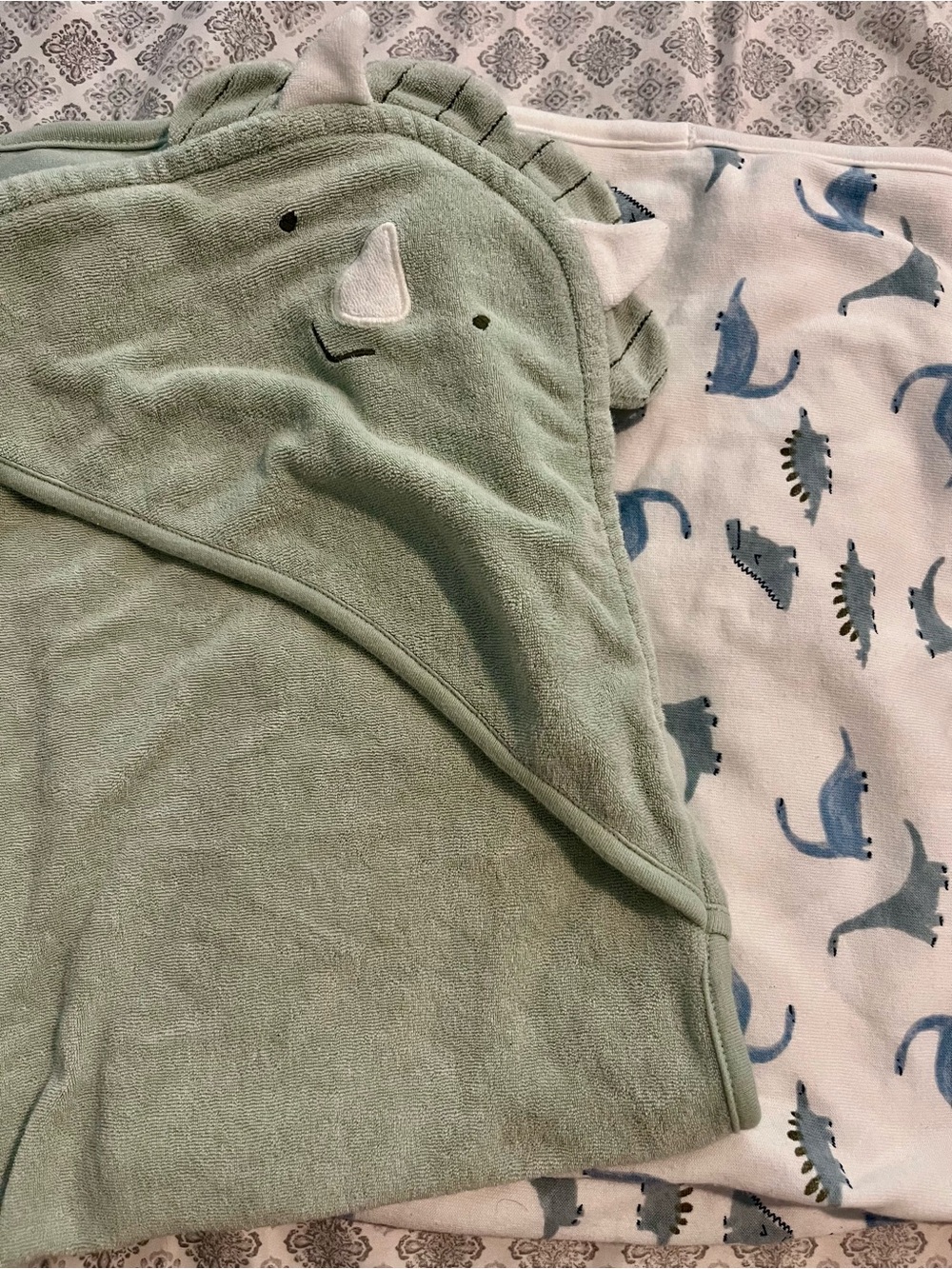 EUC Carter’s Dino Baby Towels (OS)